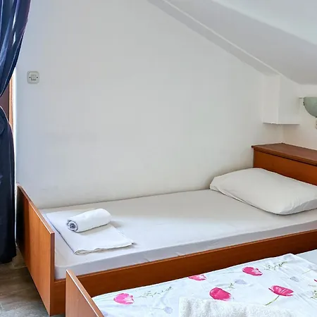 아파트 2 Bedroom Pet Friendly In Rab 라브